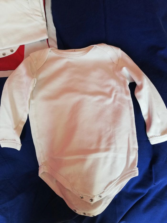 Lot de bodies - photo numéro 2