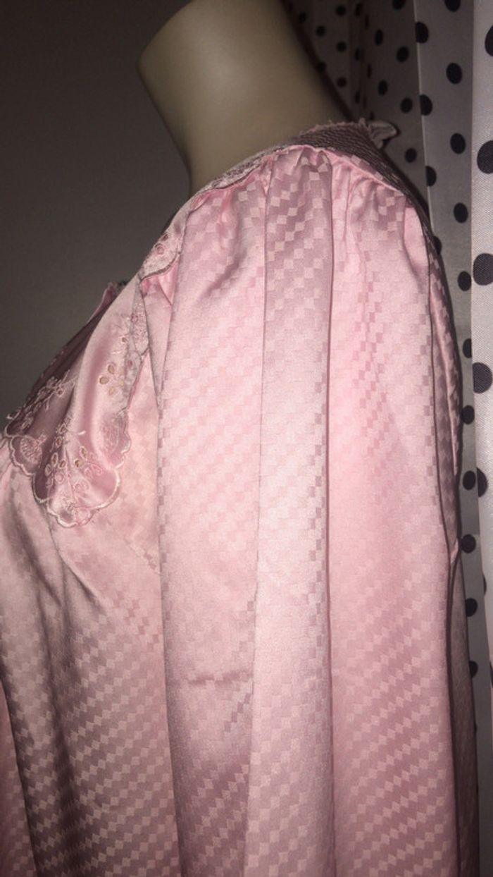 Chemise de nuit Vintage état neuf rose en satin - photo numéro 10