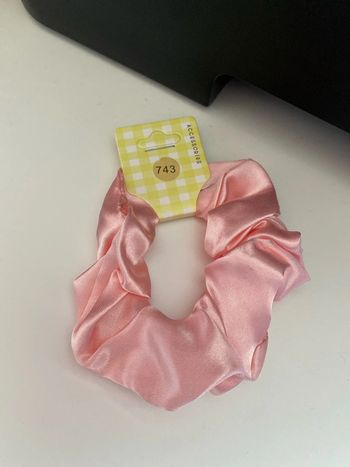 Chouchou matière satinée rose