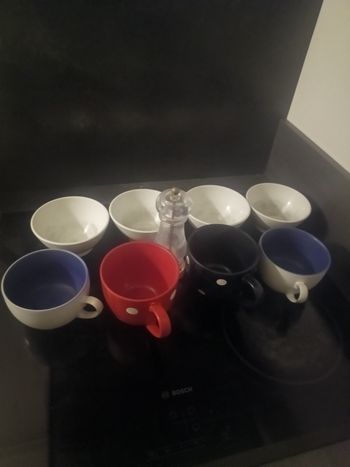 Lot de bols et moulin a sel/poivre