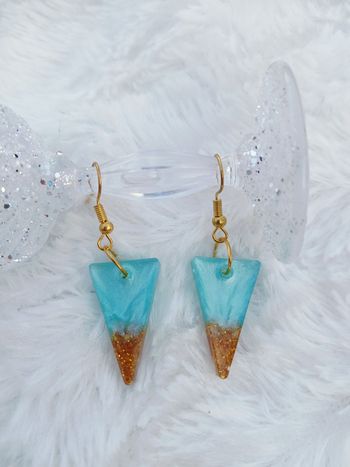 Boucles d'oreilles triangles turquoise doré 