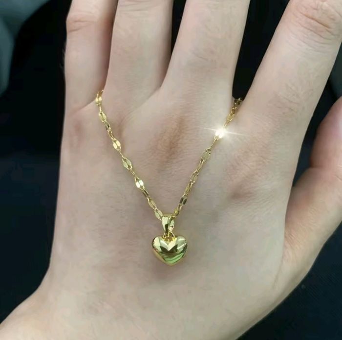 Collier avec pendentif - photo numéro 3