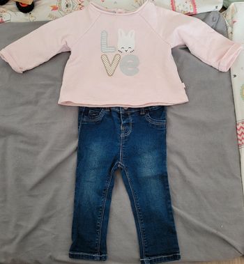 Tenue mi saison 6 mois : jean et pull