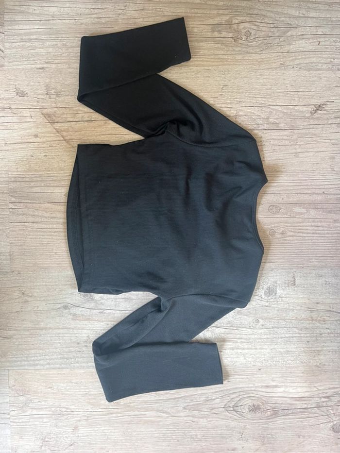 Crop top noir manches longues - photo numéro 3