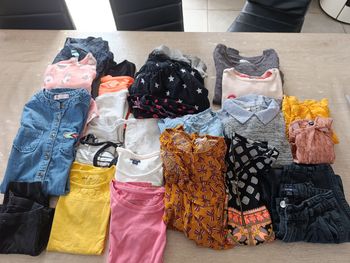 Lot de 25  vêtements 8 ans fille