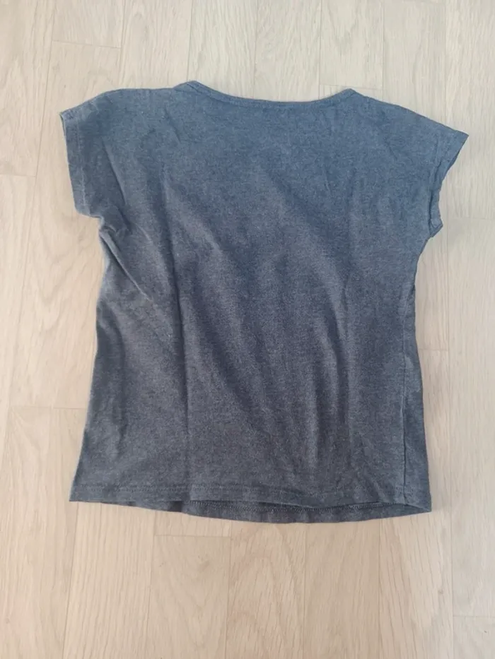 Lot t-shirt et 1 pull garçon 5 ans - photo numéro 9