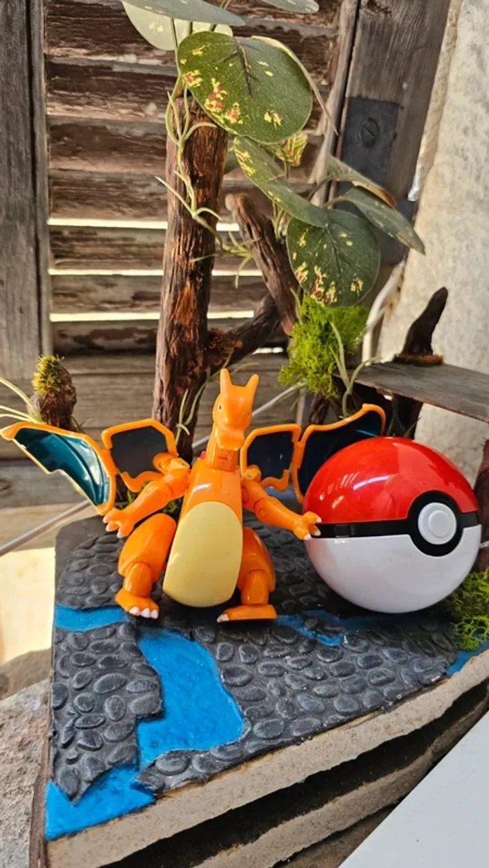Super figurine Pokemon pliable en boule Dracaufeu - photo numéro 4