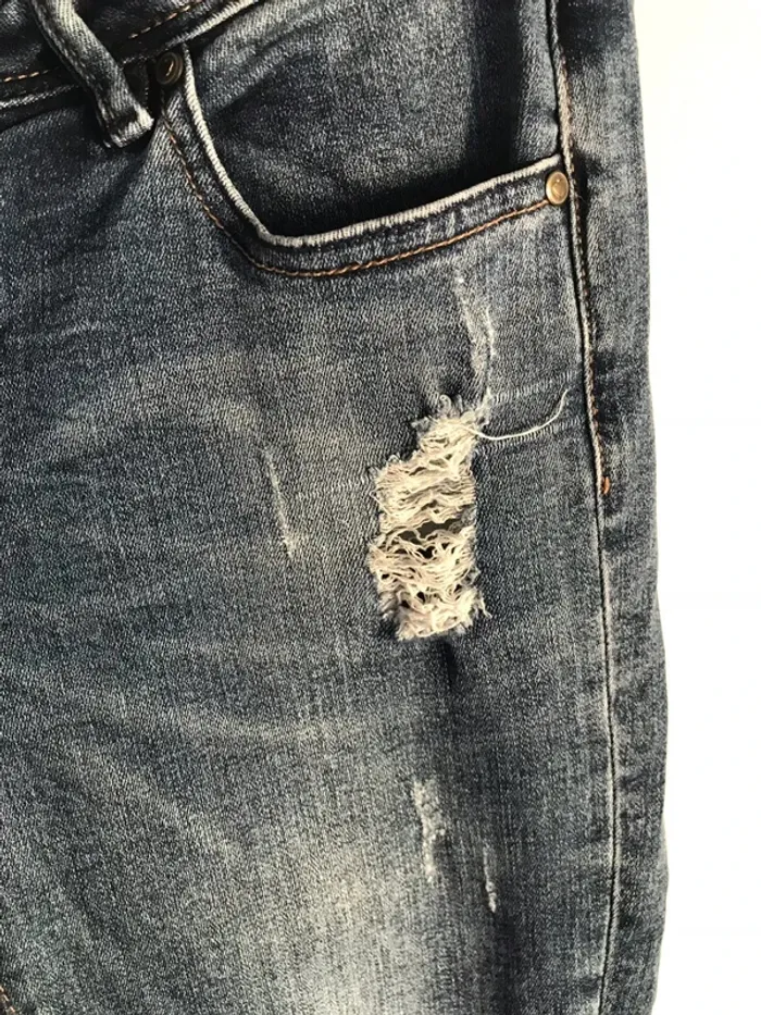 Jean troué Monday Premium taille S - photo numéro 6