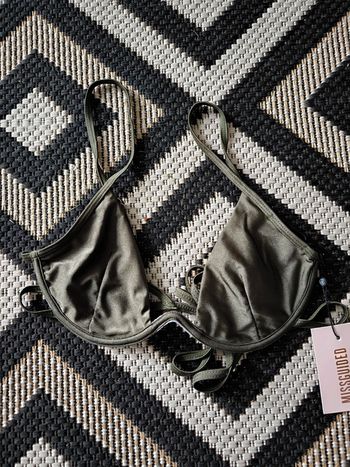 Haut de maillot de bain kaki taille 40 neuf