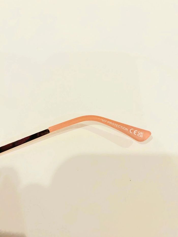 Lunette de soleil femme papillon dorée verres dégradés de bleu en rose UV protection catégorie 2 - photo numéro 4