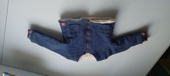 Très jolie petite veste réversible bien chaude bébé fille T 3 mois