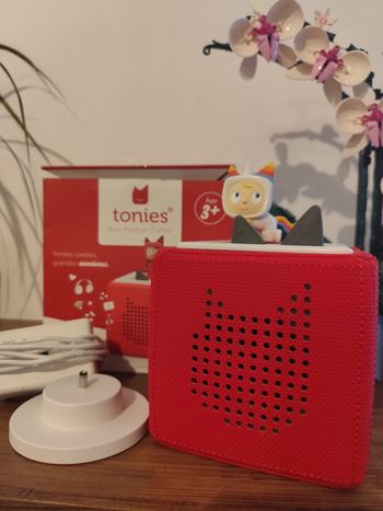 Toniebox avec créatif licorne et chargeur le tout comme neuf