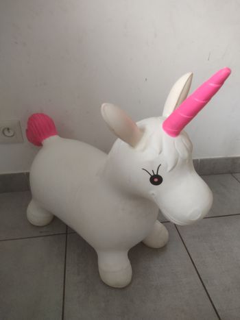 Licorne sauteuse