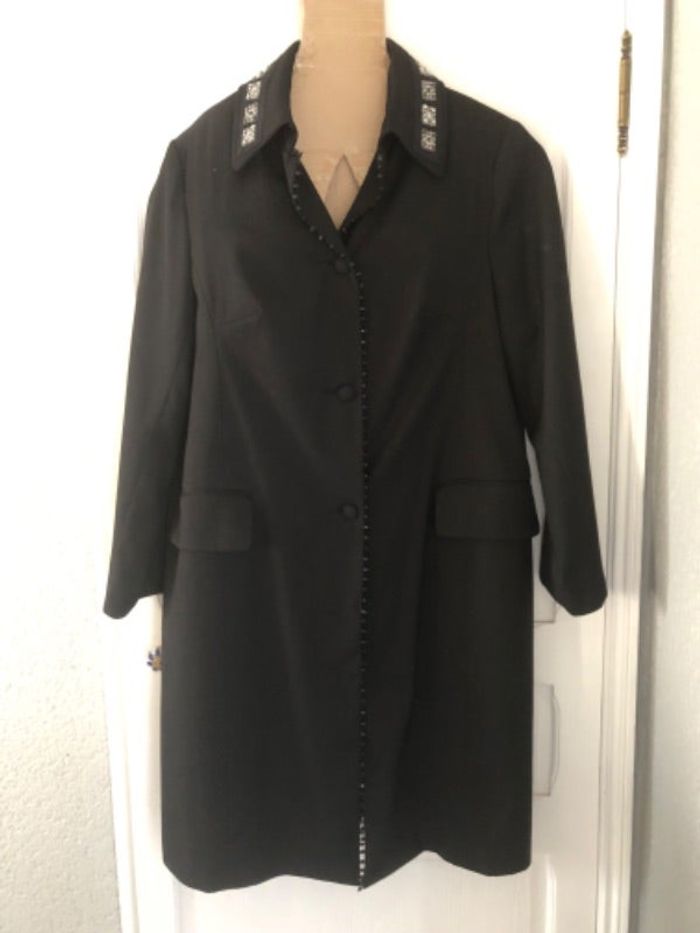 AN124- manteau noir chic avec strass et perles T 48-50 porté 1 soirée