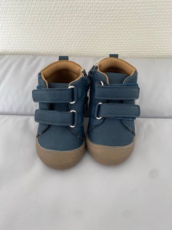 Première chaussure de marche 