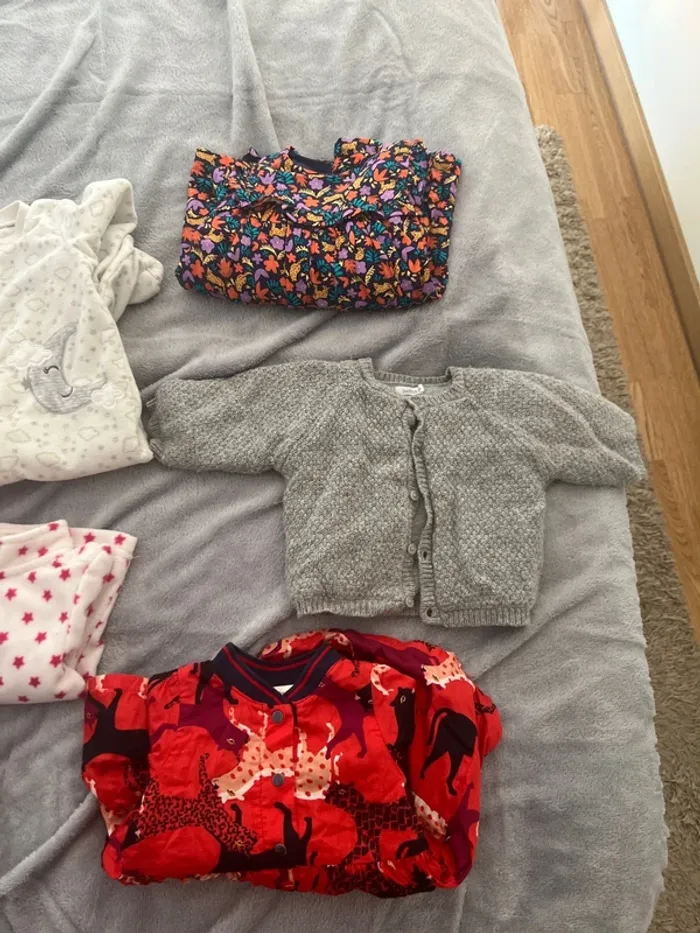 Lot de vêtements bébé fille - photo numéro 2