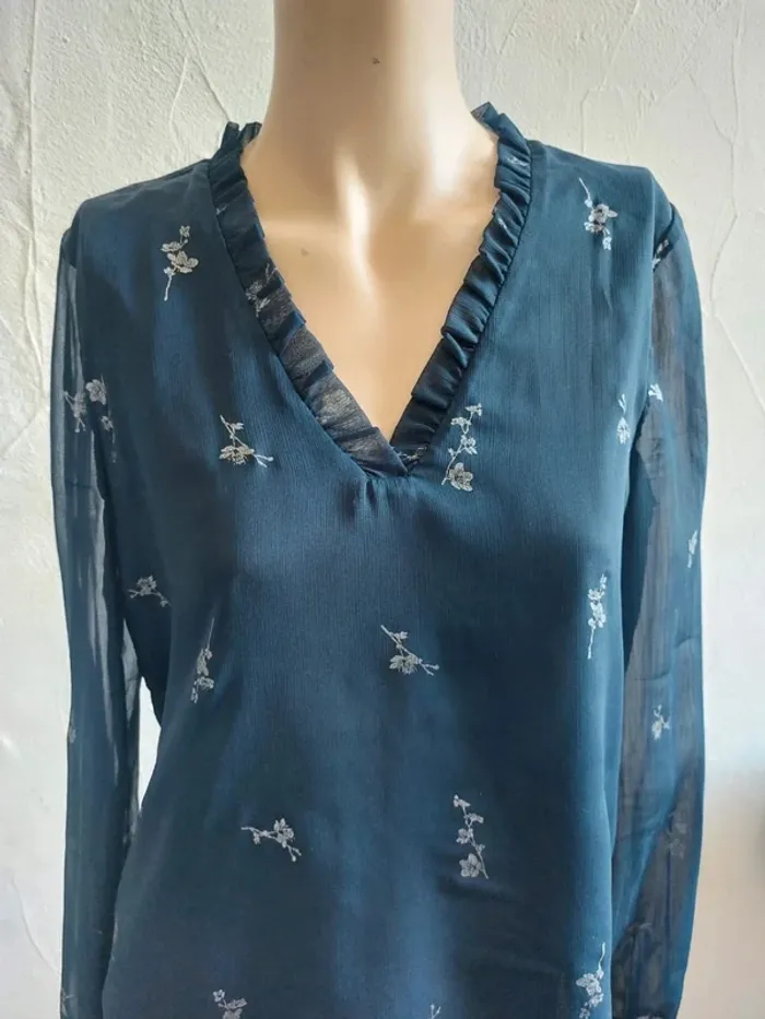 Blouse élégante bleu marine avec broderies Taille S - photo numéro 2