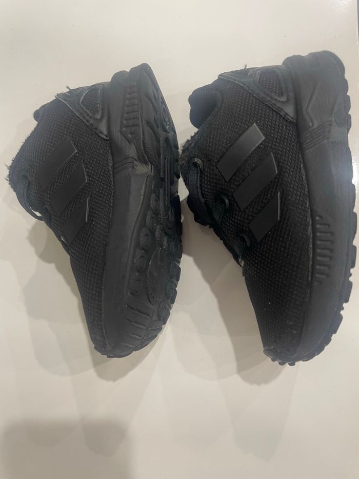 Chaussure adidas taille 20 en très bonne état - photo numéro 3