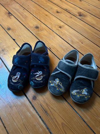  2 paires. De Chaussons Bellamy T28