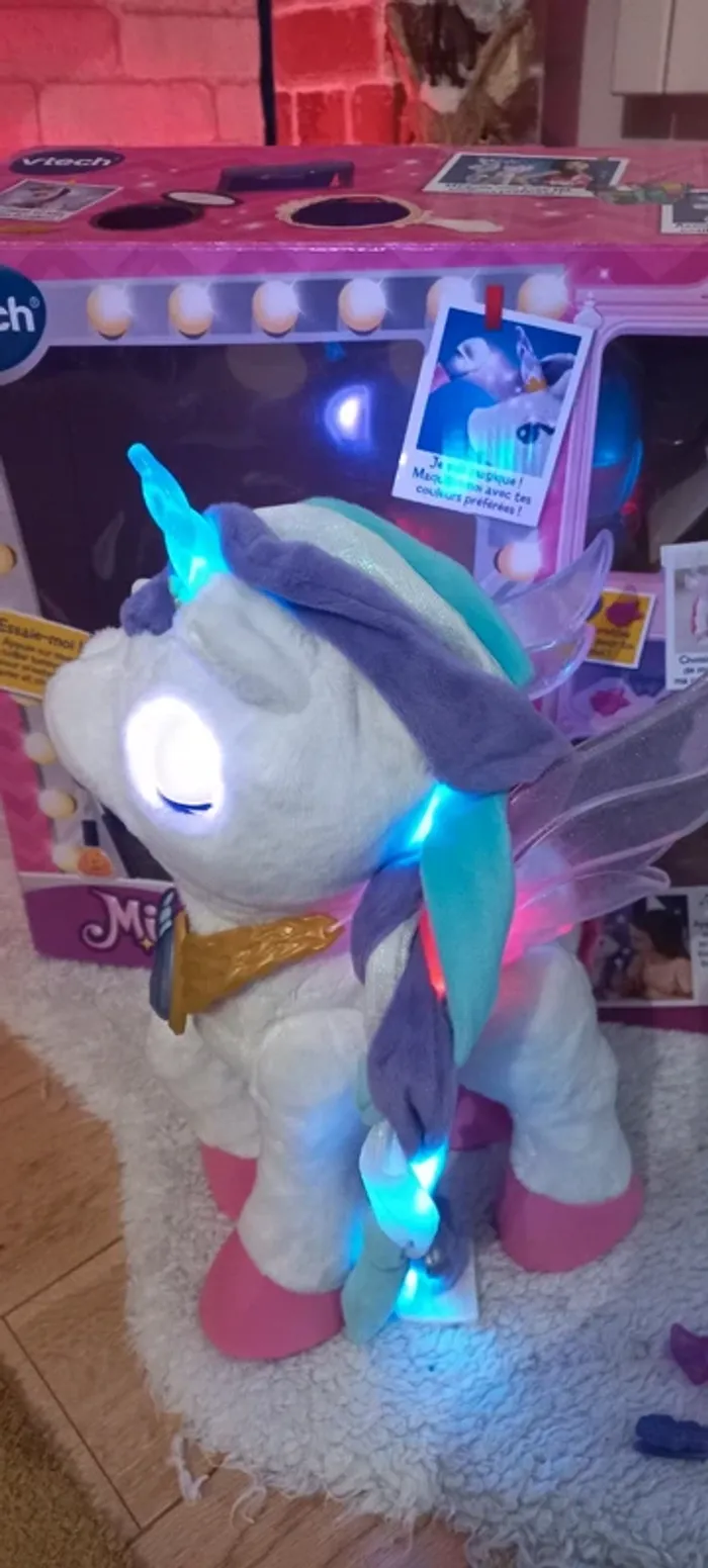 Mila la licorne maquillage magique et chante, son et lumières. de Vtech - photo numéro 6