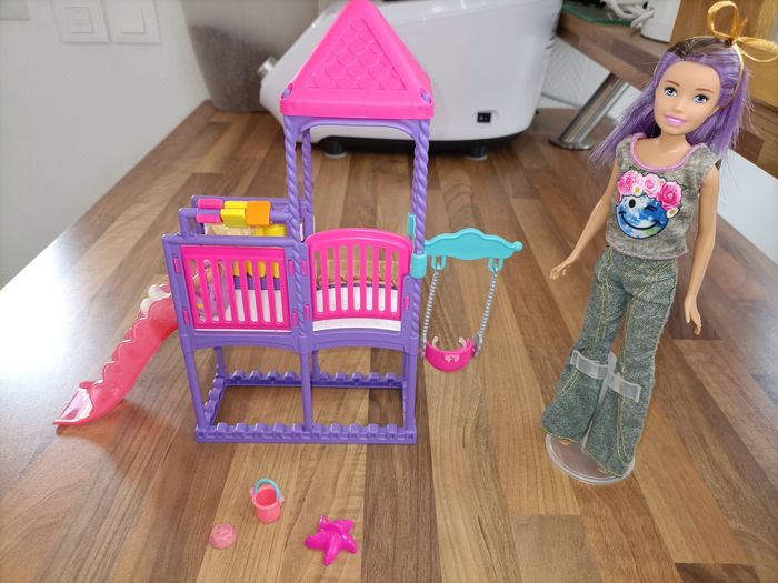 Parc enfants barbie avec ses 2 barbies et accessoires - photo numéro 6