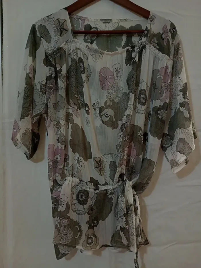 Blouse très légère Taille 46 48