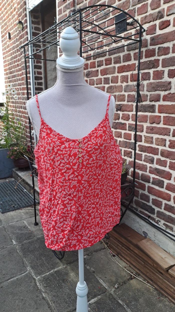 Top fluide, rouge et blanc. In extenso. Taille M.