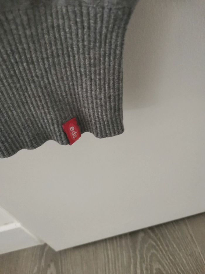 Pull gris - photo numéro 2