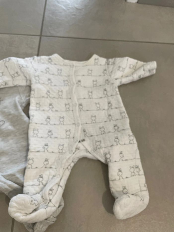 Lot de pyjamas - photo numéro 4