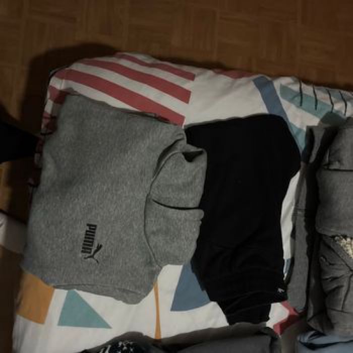 Pulls / gilets et jogging puma 8 ans - photo numéro 2