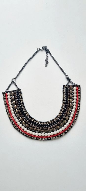 Collier plastron perle orange noir blanc
