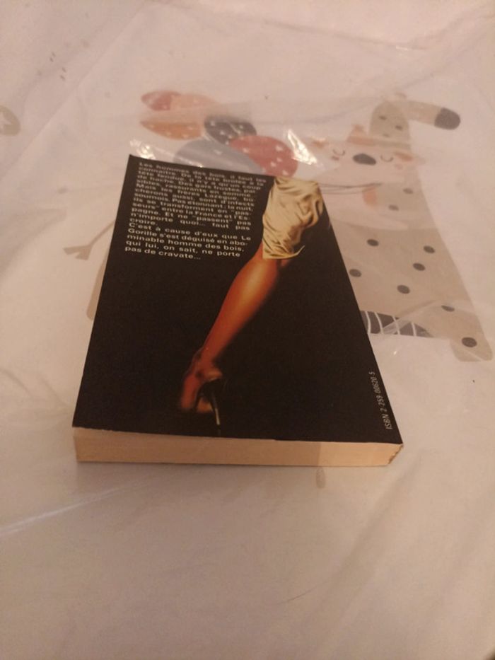 Le gorille sans cravate - photo numéro 2