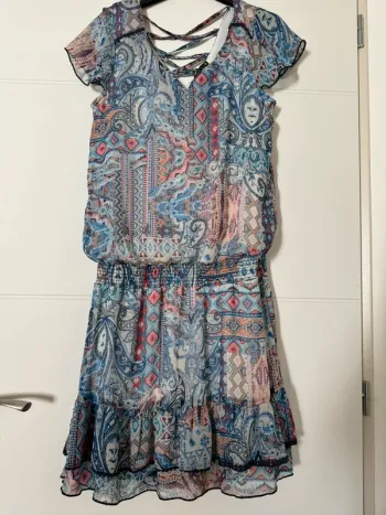 Robe fond bleu Bréal