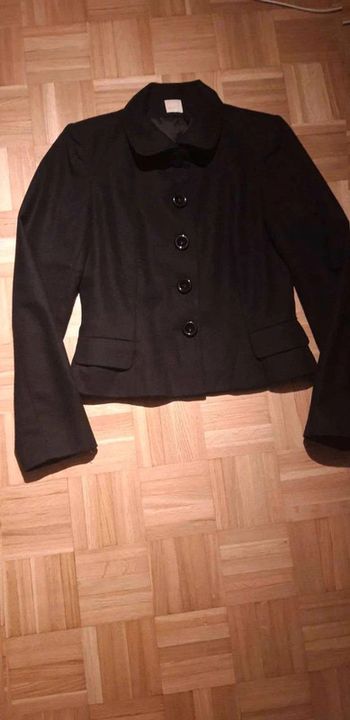 Veste  noire tres chaude  en  laine T38