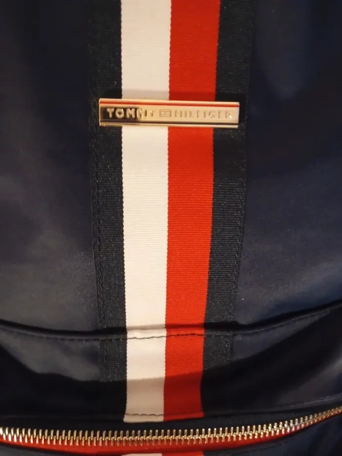 Sac à dos tommy Hilfiger état neuf - photo numéro 2