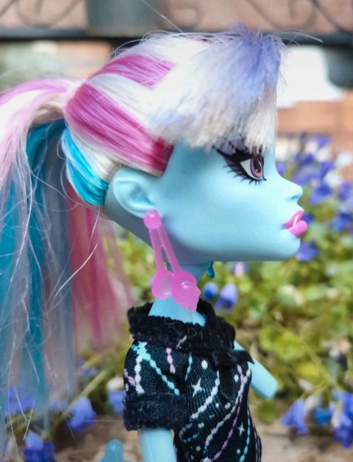 🌺Poupée Monster High Abbey Bominable🌺 - photo numéro 3