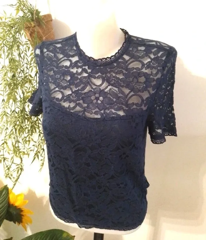 haut dentelle doublé jennyfer taille S - neuf - photo numéro 2