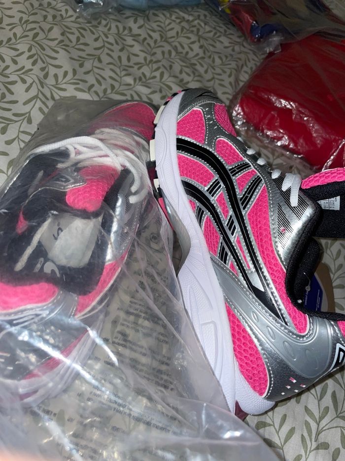 Chaussures Asics, rose