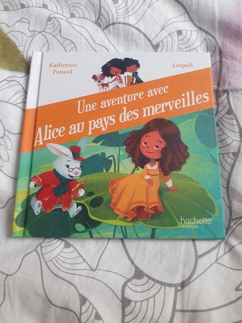 Livre macdo: Une aventure avec Alice au pays des merveilles