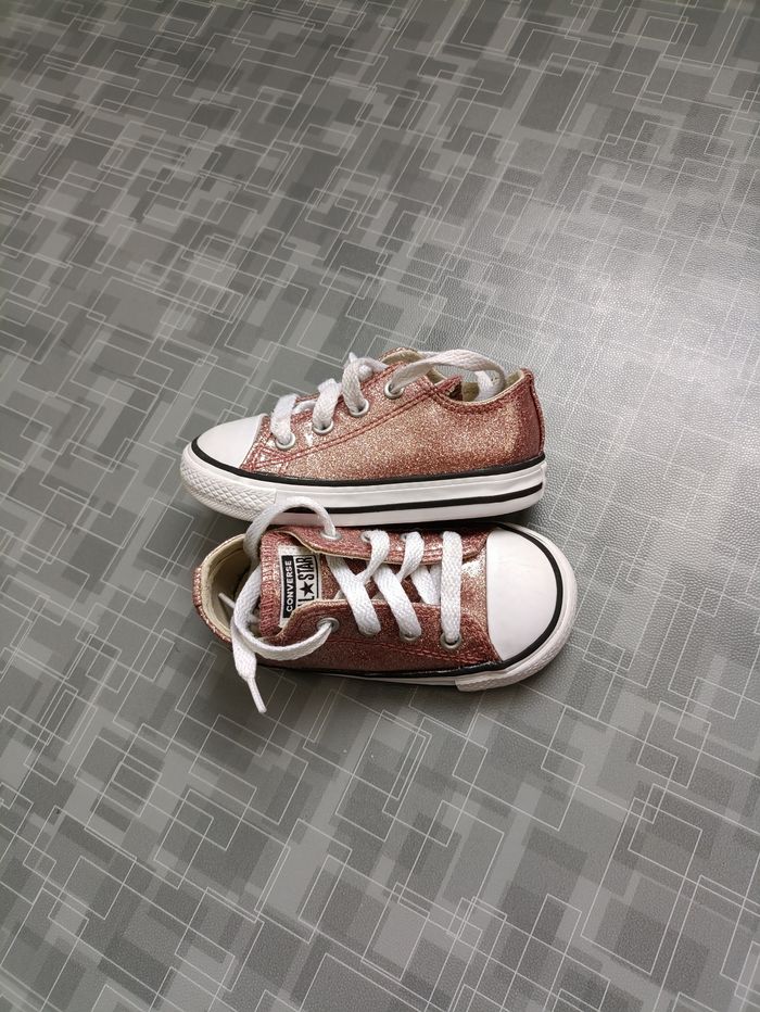 Converse rose glitter