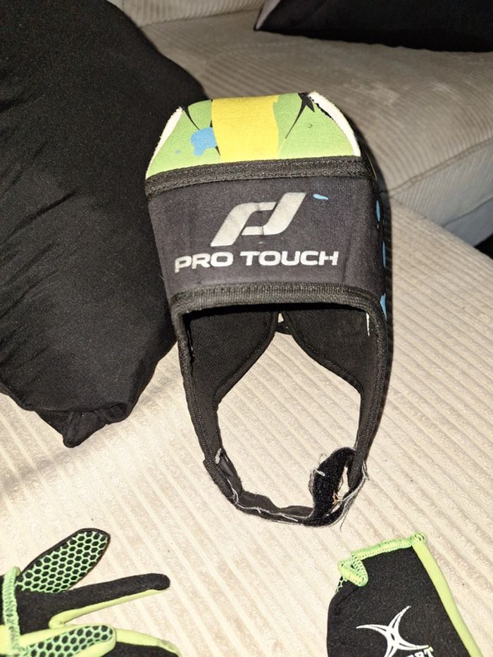 Équipement rugby : casque et gants - photo numéro 6