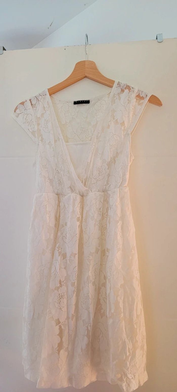 Jolie robe blanche brodée Sisley taille 11 ans excellent état - photo numéro 7