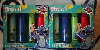 Lot de 2 packets de baumes à lèvres Stitch