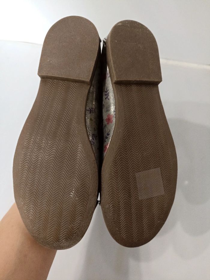 Ballerines argentées fleurs taille 33 - photo numéro 3