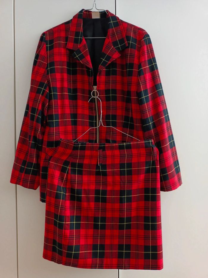 Ensemble veste + jupe rouge ecossais 38