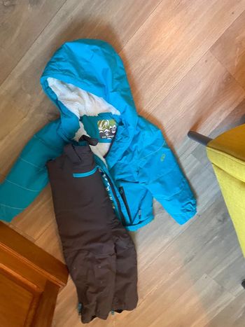 Ensemble salopette+manteau+moufles ski 3 ans