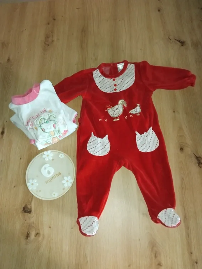 Lots 2 pyjamas fille velours taille 6 mois