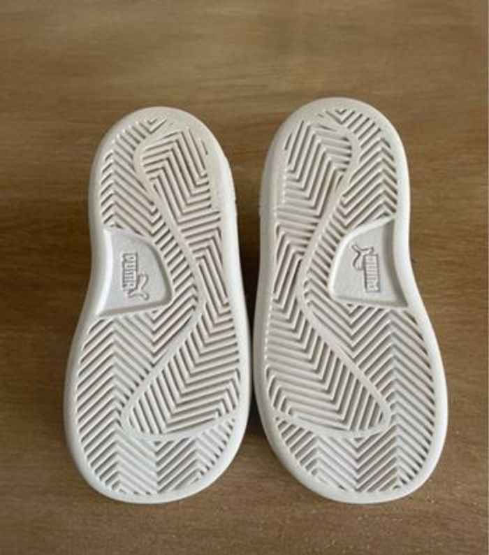 Basket Puma taille 22 - photo numéro 2