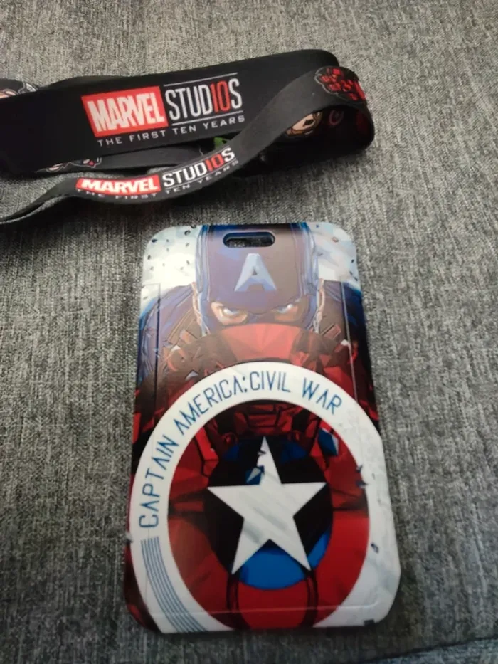 Porte carte d'identité Capitaine America Marvel avec lanière - photo numéro 2