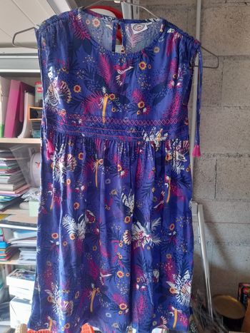 Très jolie robe de la compagnie des petits en 8ans